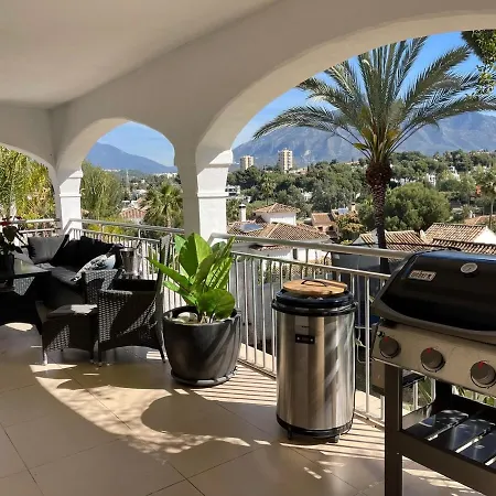 Lovely In The Location 10-12 Beds! Marbella