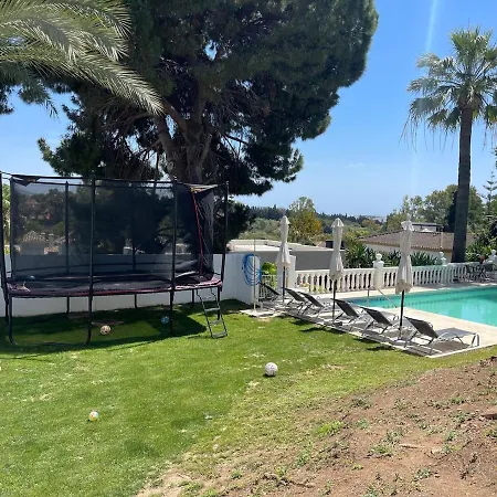 Lovely In The Location 10-12 Beds! Villa *