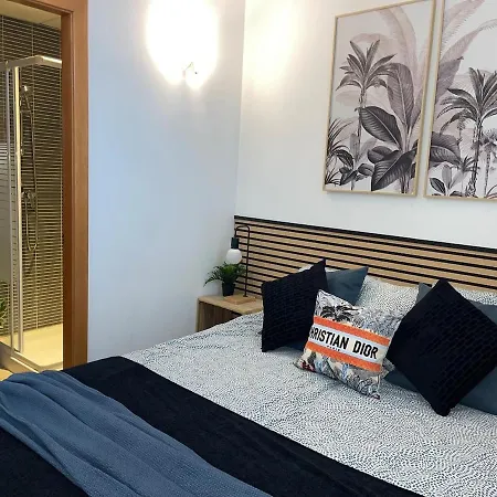 Lovely In The Location 10-12 Beds! Marbella