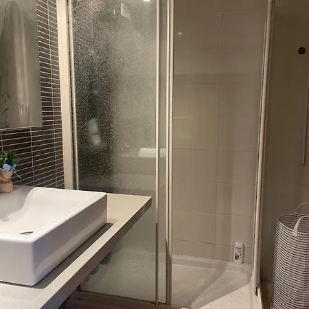 Lovely In The Location 10-12 Beds! Villa