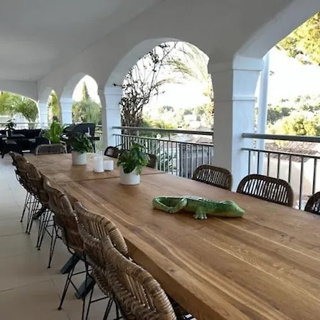 Lovely In The Location 10-12 Beds! Villa Marbella