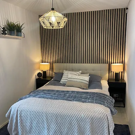 Lovely In The Location 10-12 Beds! Villa