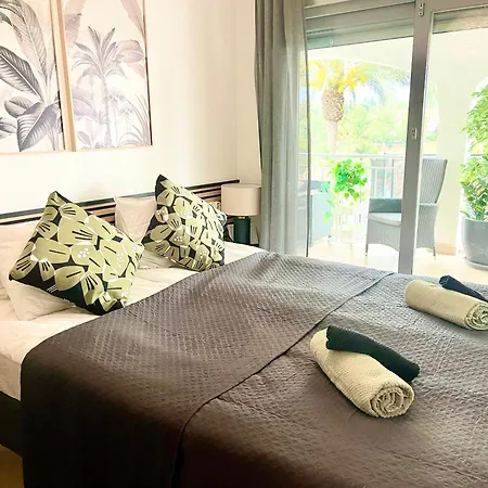 Lovely In The Location 10-12 Beds! Villa Marbella