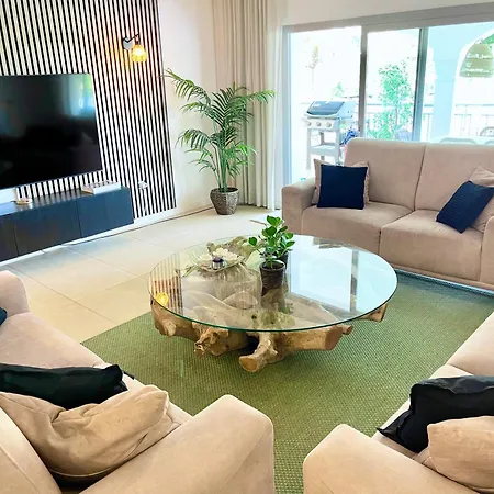 Villa Lovely In The Location 10-12 Beds! Marbella